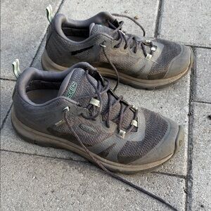 Keen shoes women’s size 7.5 outdoor camping hiking gorpcore